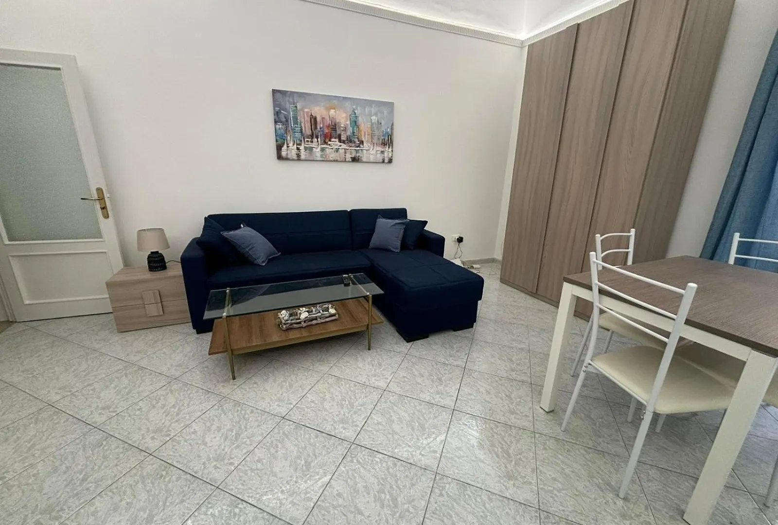 Fauka Blu Daire Carini 0*,  İtalya