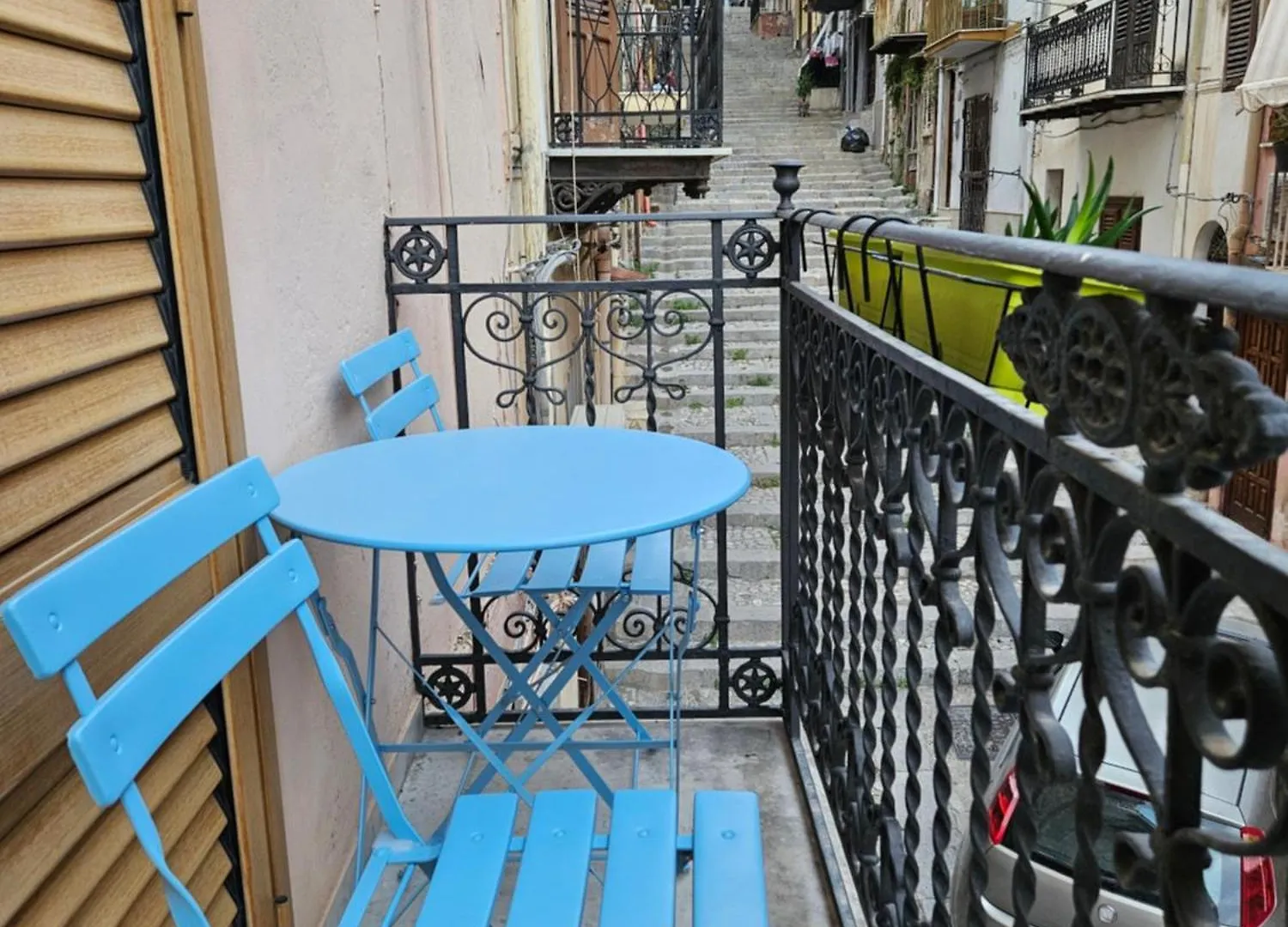 Fauka Blu Daire Carini